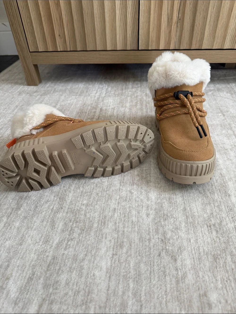 Palladium Faux-Fur Lined Winter Boots in Tan Sz 6.5